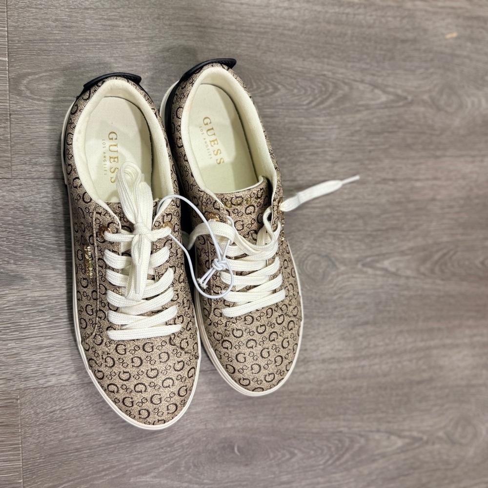 Guess Women's Stasey Quattro G Low Top Beige and Black Patterned Sneakers Size10 - Picture 7 of 10